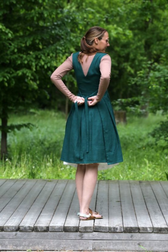 Zavazovací šaty "pinafore dress"